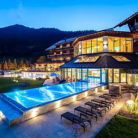 Haller's Geniesserhotel 4* Mittelberg