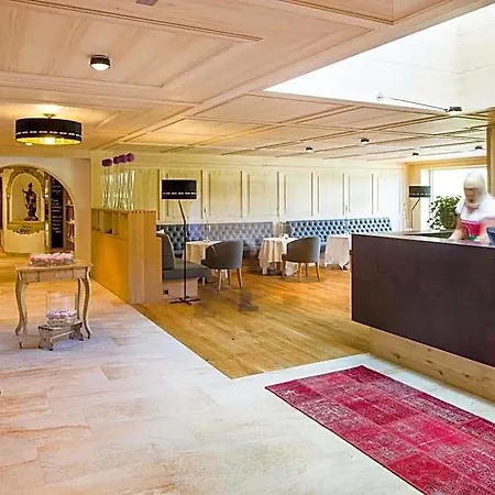 Hotell Haller's Geniesserhotel 4*