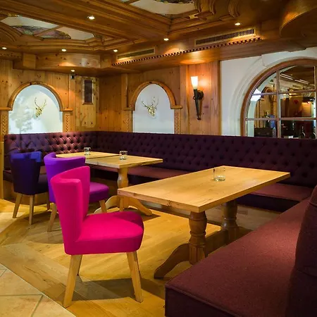 Haller's Geniesserhotel 4* Mittelberg