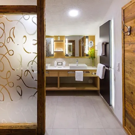 Haller's Geniesserhotel Hotel 4*