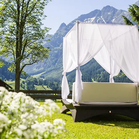 Haller's Geniesserhotel 4*