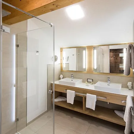 Haller's Geniesserhotel Hotel 4*