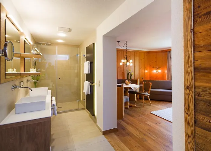 Haller's Geniesserhotel 4* Mittelberg